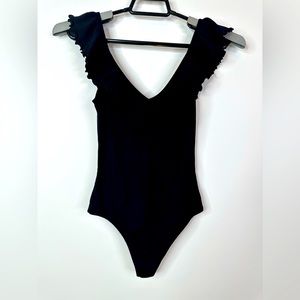 Aritizia Wilfred Top Body Suit Women's Small Ruffle Low Back Ribbed‎ Black